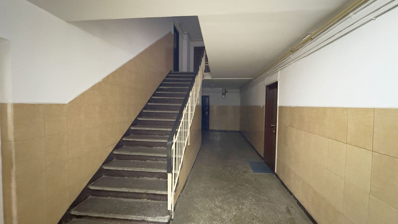 Apartament 3 camere, decomandat, 2 bai, vedere libera, Vitan.