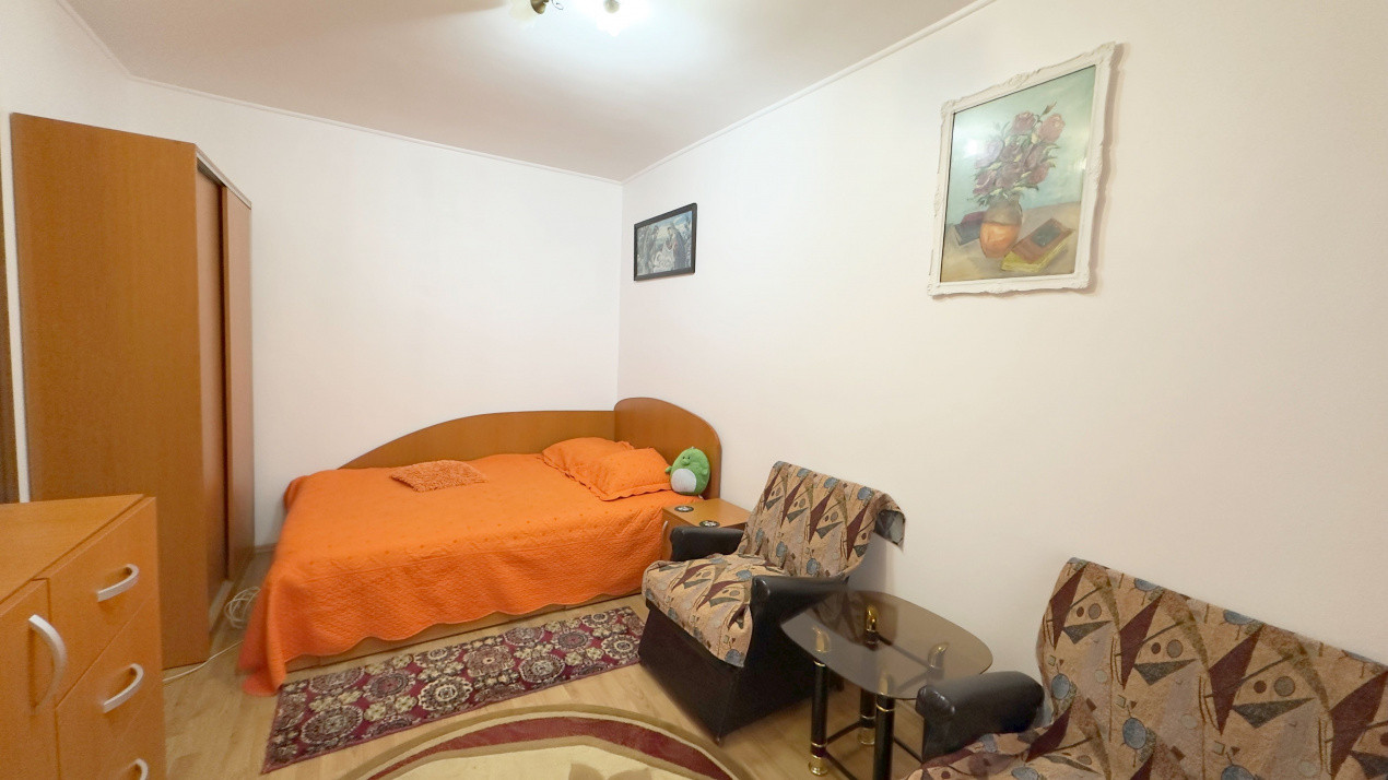 Piata Veteranilor, garsoniera luminoasa!