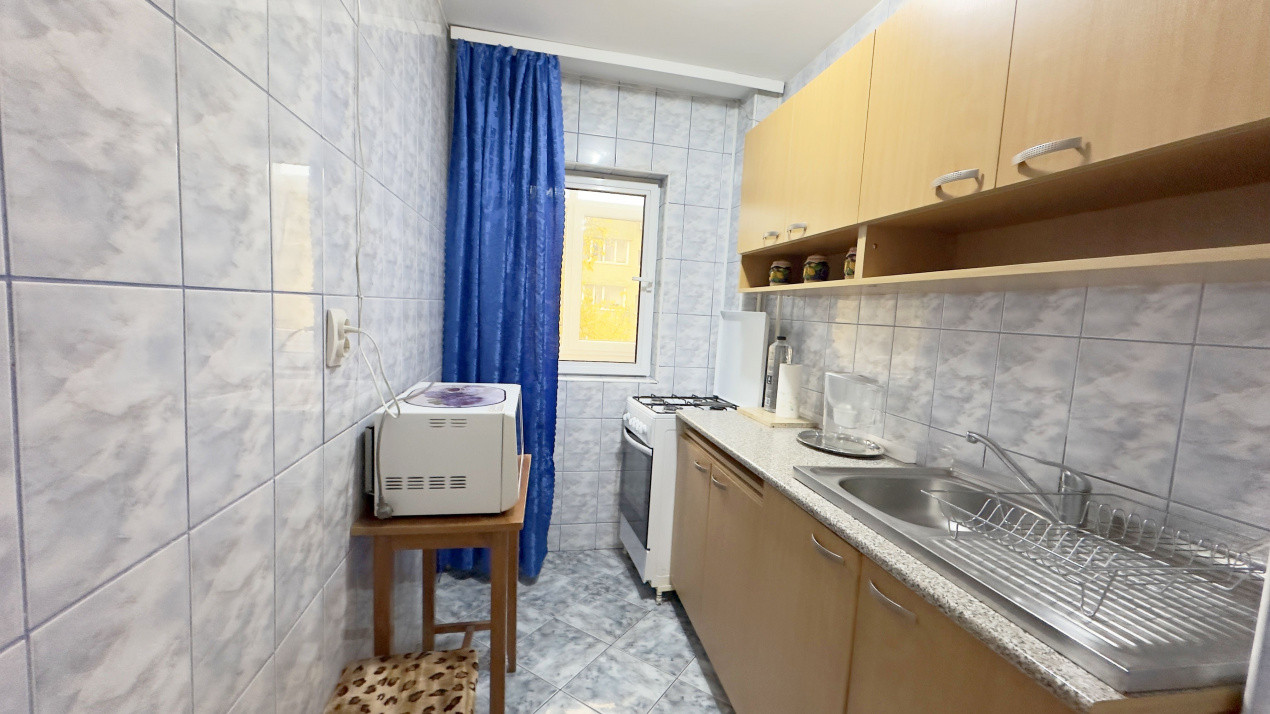 Piata Veteranilor, garsoniera luminoasa!