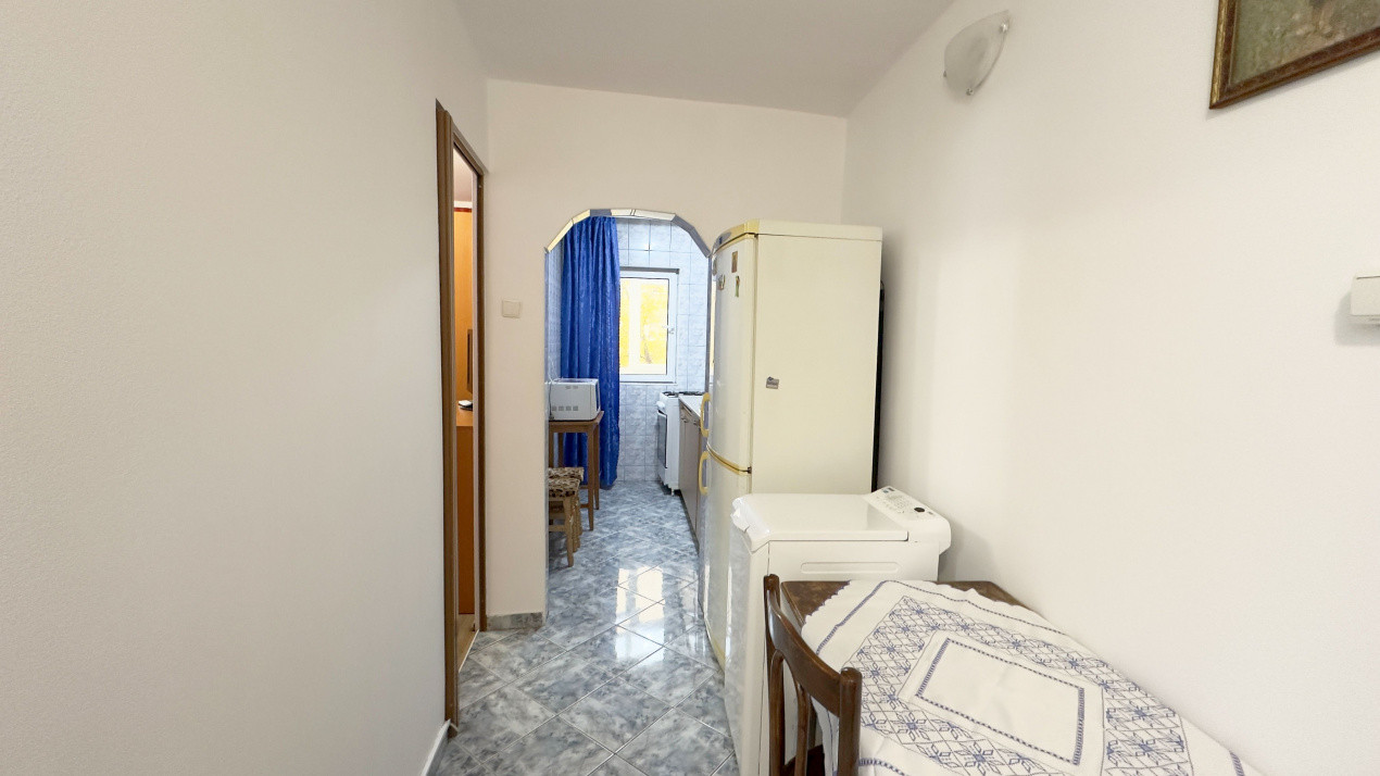 Piata Veteranilor, garsoniera luminoasa!