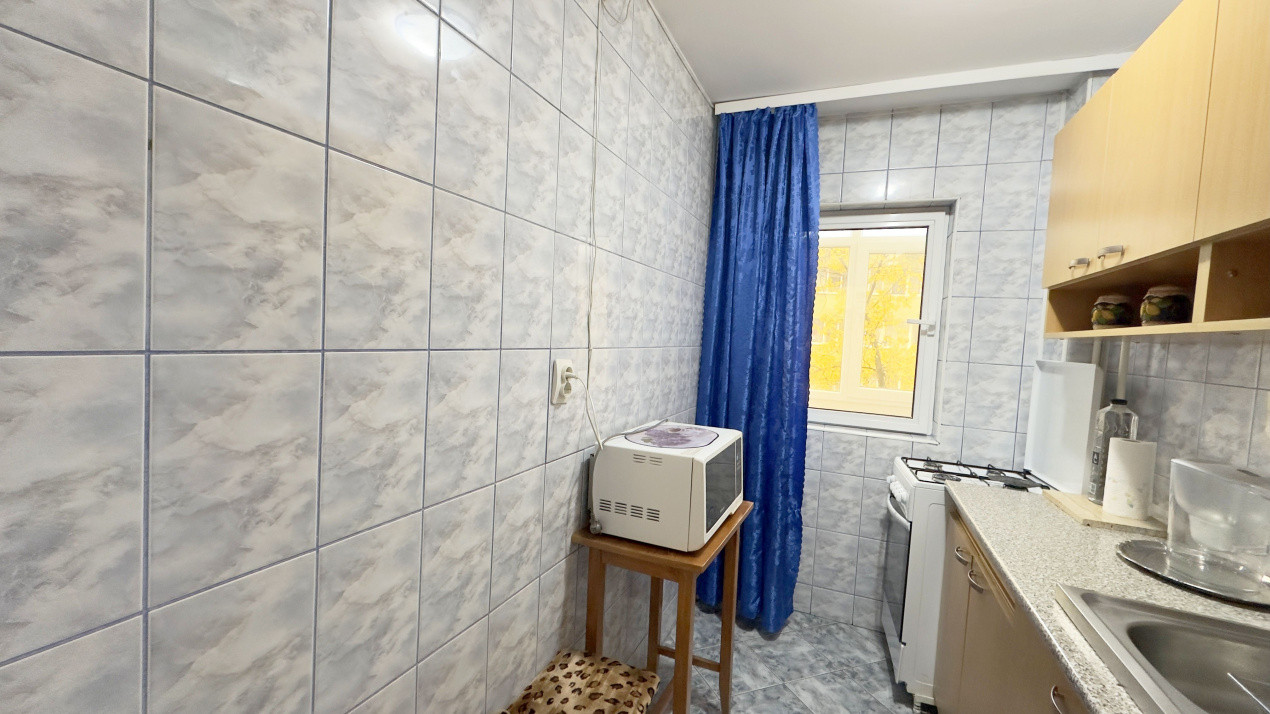 Piata Veteranilor, garsoniera luminoasa!