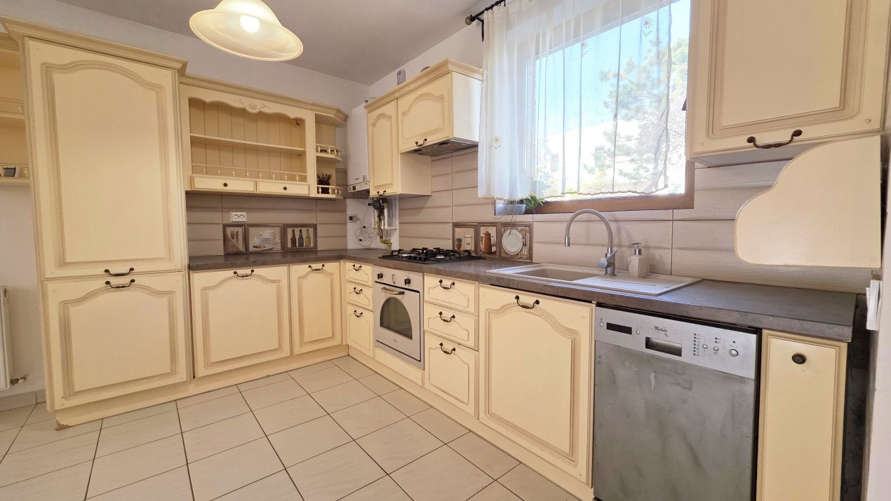 Green City. Casa frumoasa, gradina si liniste de vanzare