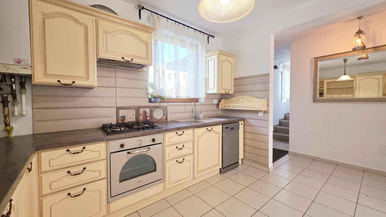 Green City. Casa frumoasa, gradina si liniste de vanzare