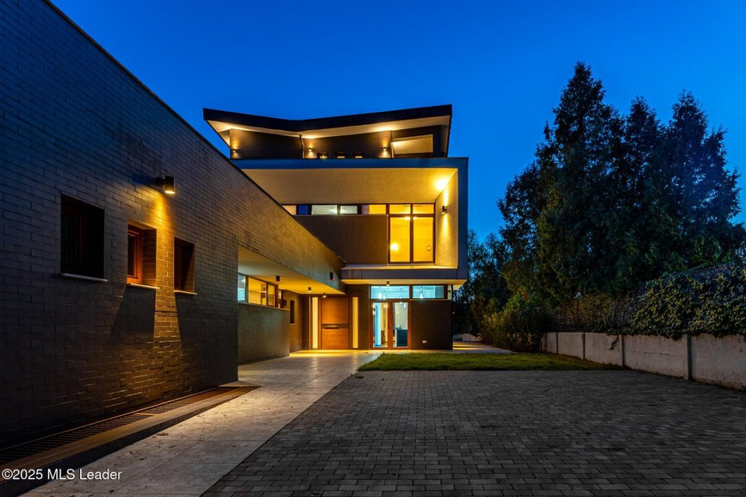 Casa TA de pe malul lacului Mogosoaia