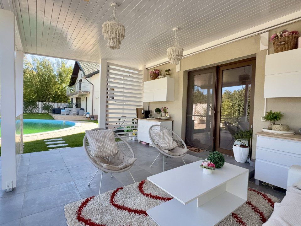 Vilă elegantă cu piscină privată în complex exclusivist – Mogoșoaia