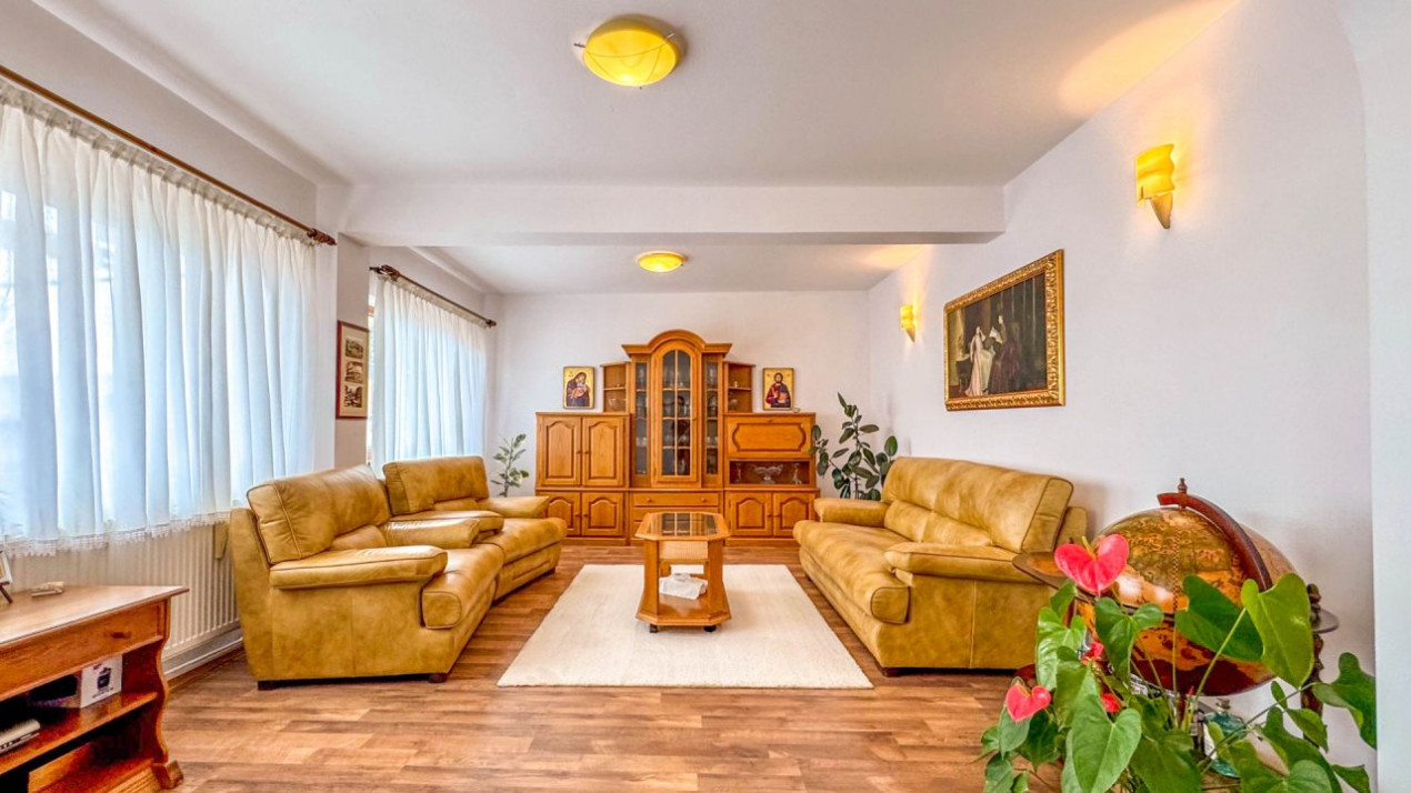 Casa | 356 mpc | Lot 1422 mp | Atelier de creatie | Locuinta/sediu | Baicoi