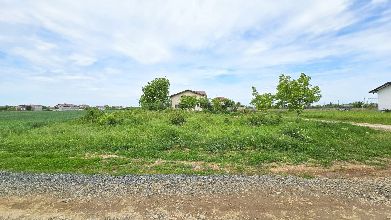 Teren intravilan in zona rezidentiala, la 1 km de A0 si A1