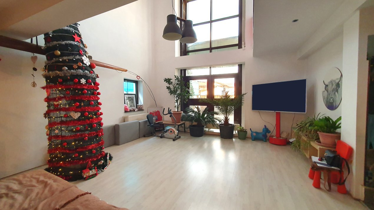 Casa de VANZARE in sector 5 Str. Antiaeriana resedinta sau after school