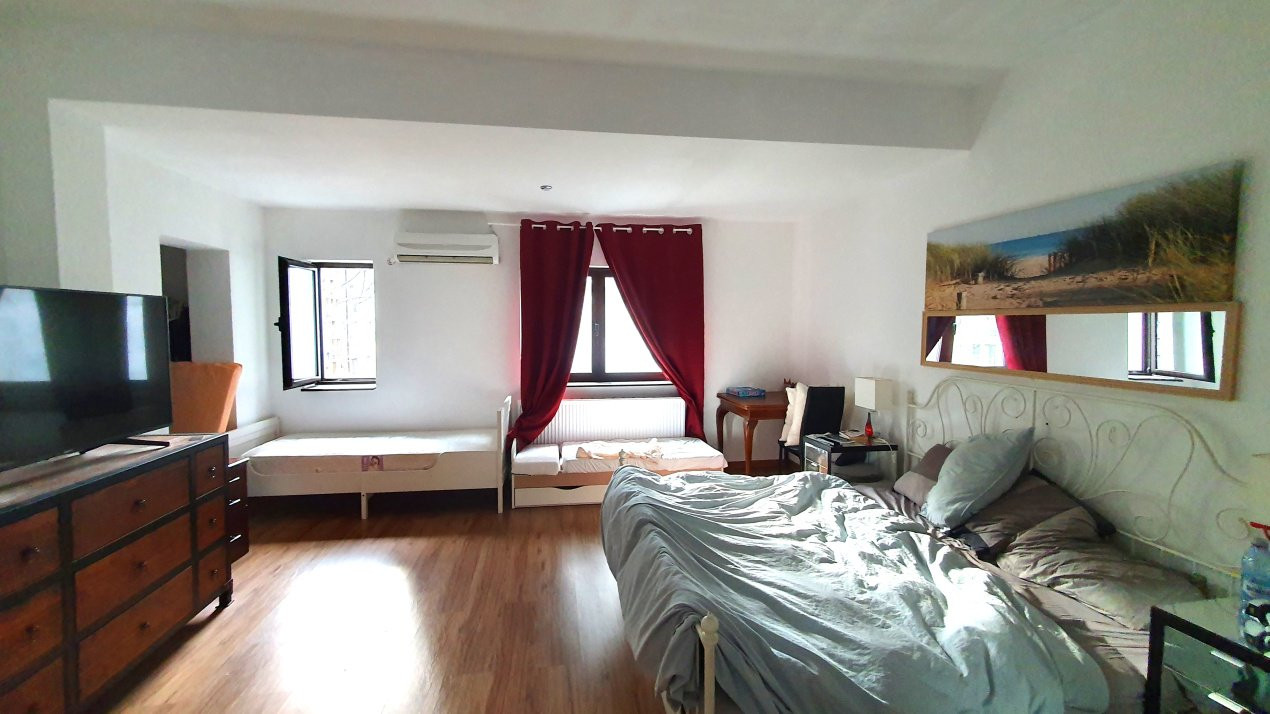 Casa de VANZARE in sector 5 Str. Antiaeriana resedinta sau after school