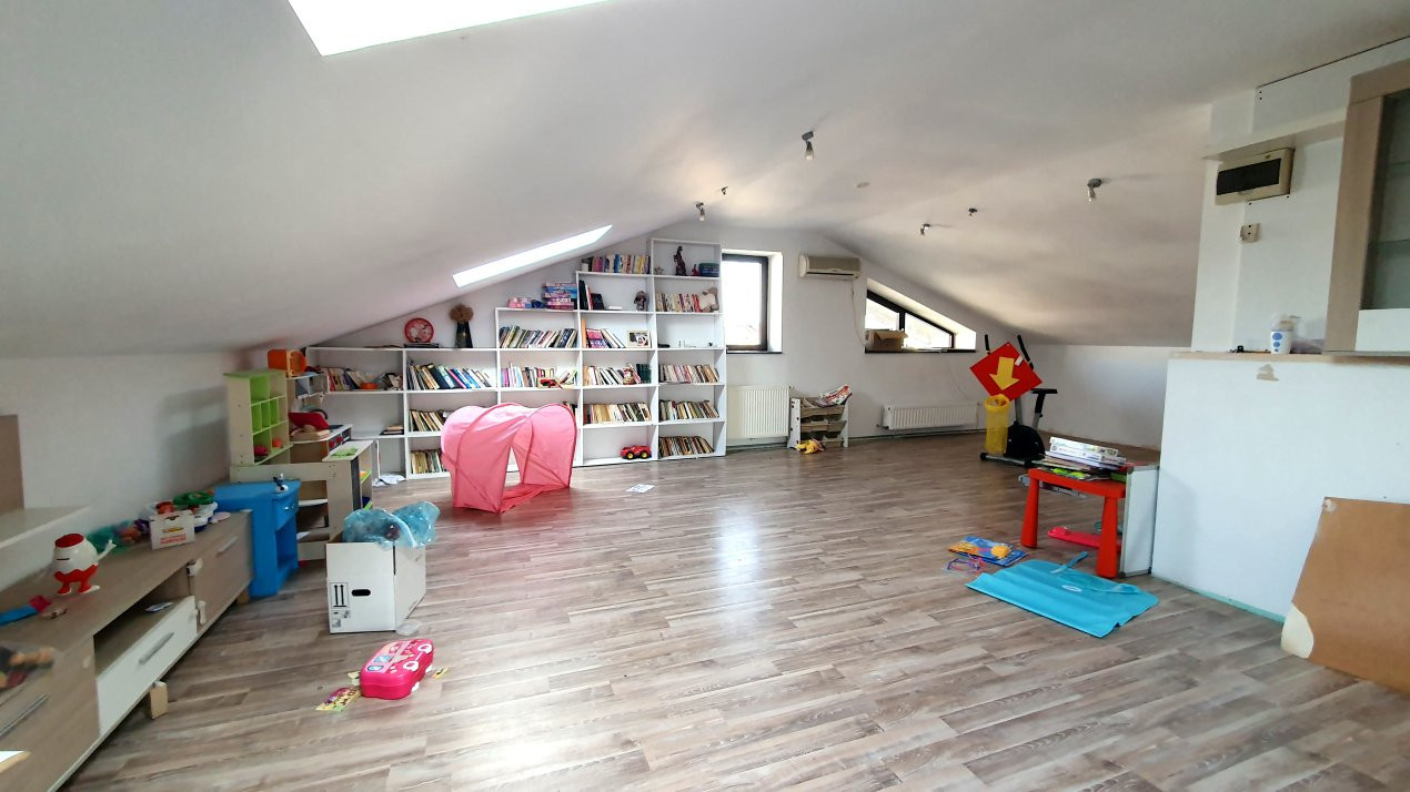 Casa de VANZARE in sector 5 Str. Antiaeriana resedinta sau after school