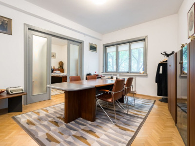 Apartament 3 camere pentru investiție 