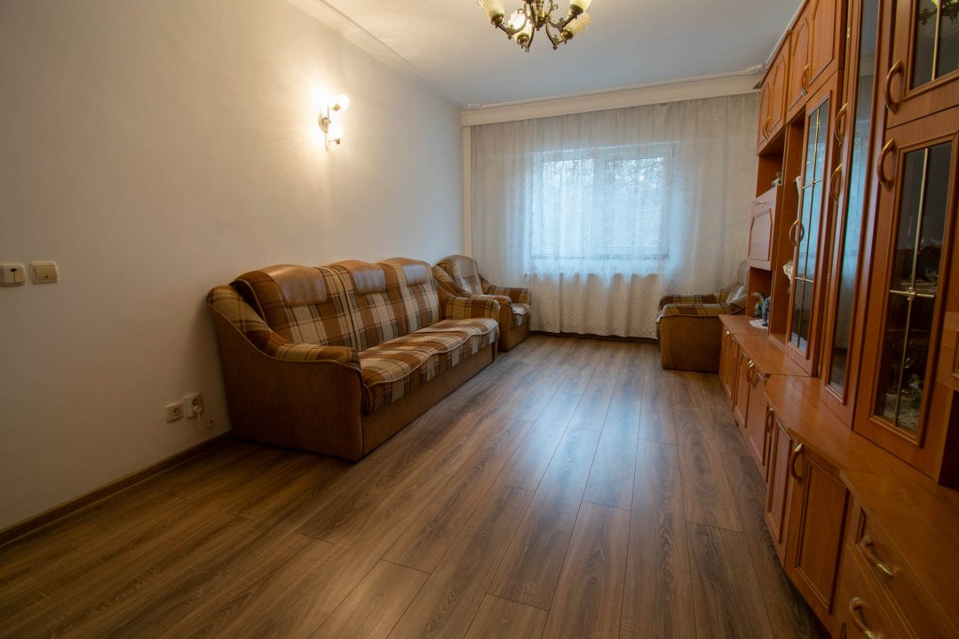 Stefanestii de Jos, 3 camere 70 mp,2 bai,centrala proprie,etaj 1/2