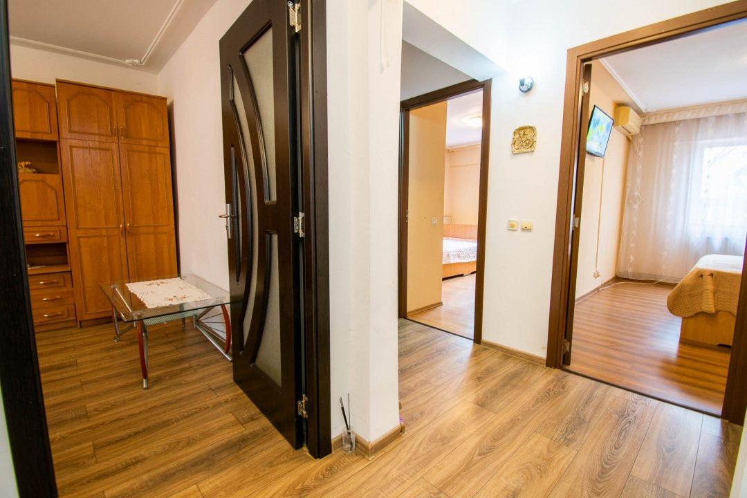 Stefanestii de Jos, 3 camere 70 mp,2 bai,centrala proprie,etaj 1/2