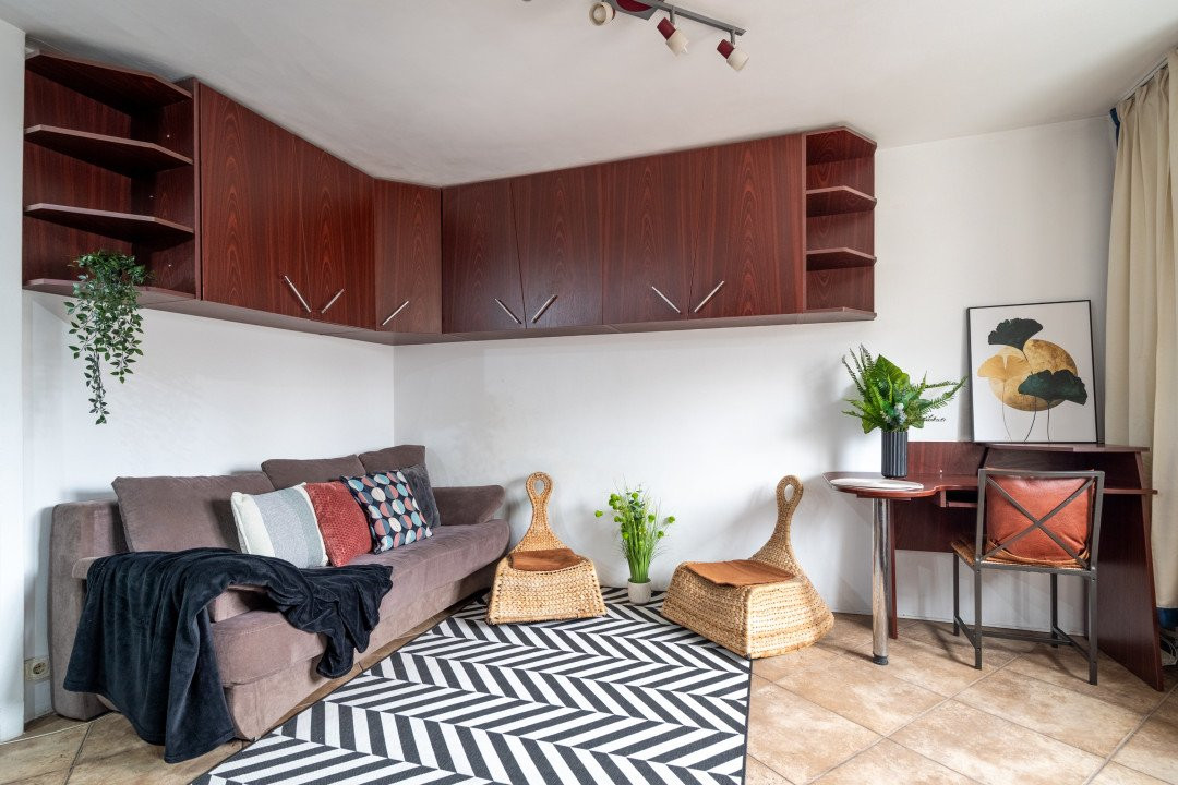 Garsoniera Crangasi - str. Padureni