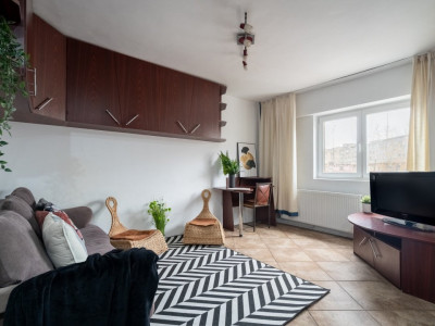 Garsoniera Crangasi - str. Padureni