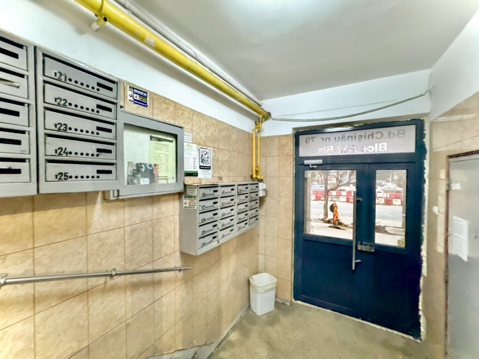 Un 3 camere corect. Si extrem de interesant!