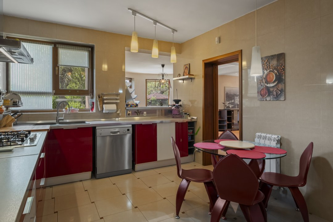 Balotesti, Ion Lahovari, mobilata si utilata complet