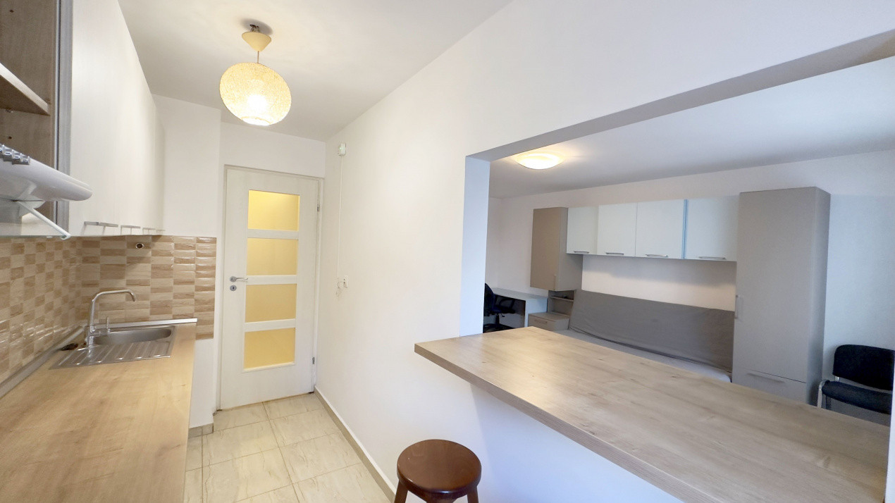 Cauți o garsonieră? Asta s-ar putea să fie prea bună ca să o ignori!