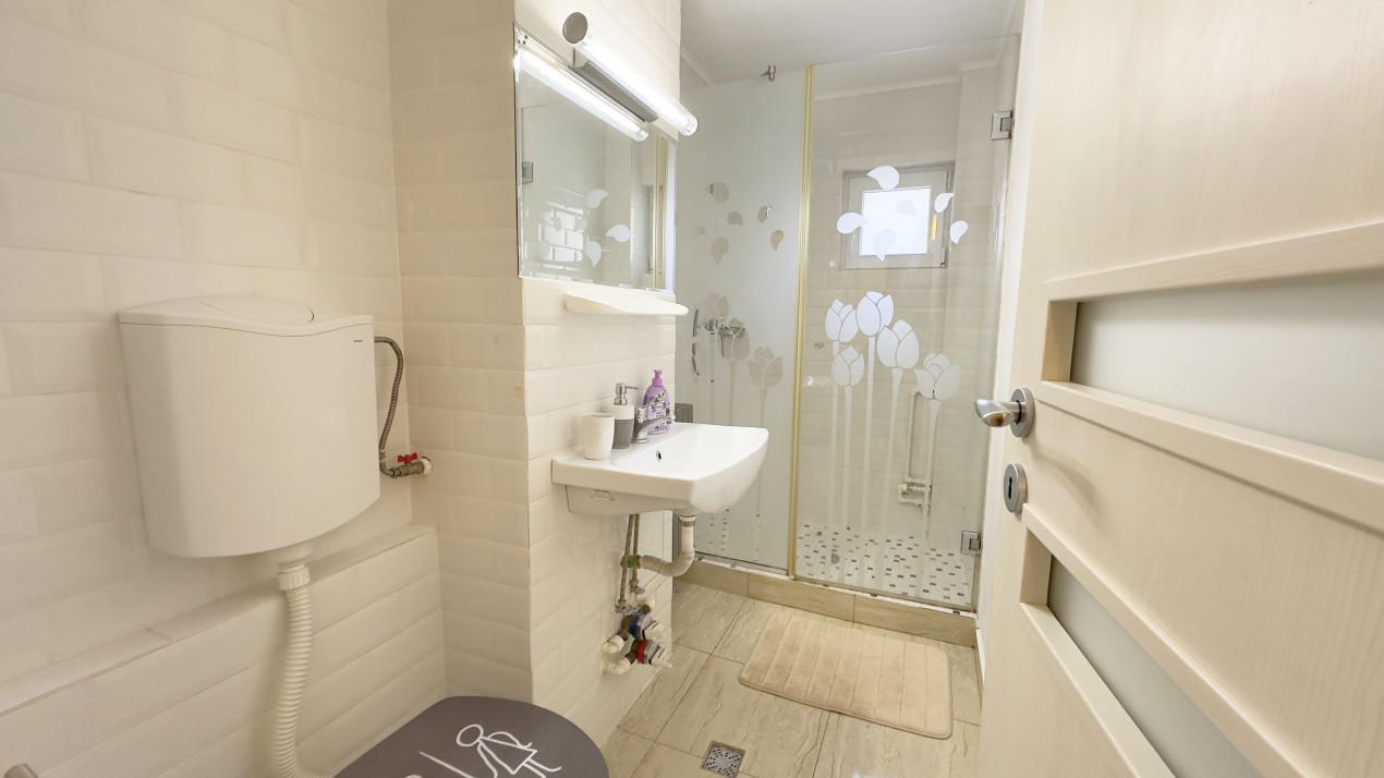 Cauți o garsonieră? Asta s-ar putea să fie prea bună ca să o ignori!