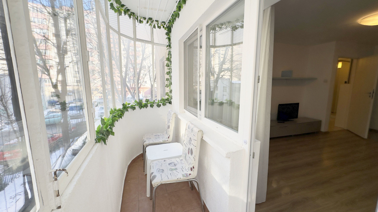 Cauți o garsonieră? Asta s-ar putea să fie prea bună ca să o ignori!