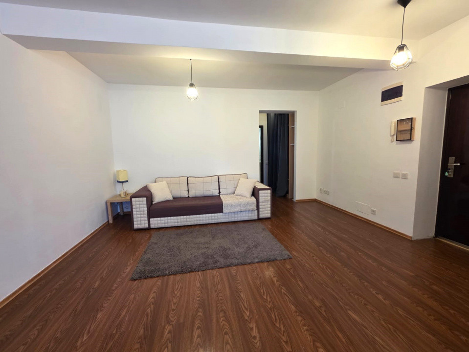 De vanzare 2 camere langa metrou Aparatori - Moldovita 