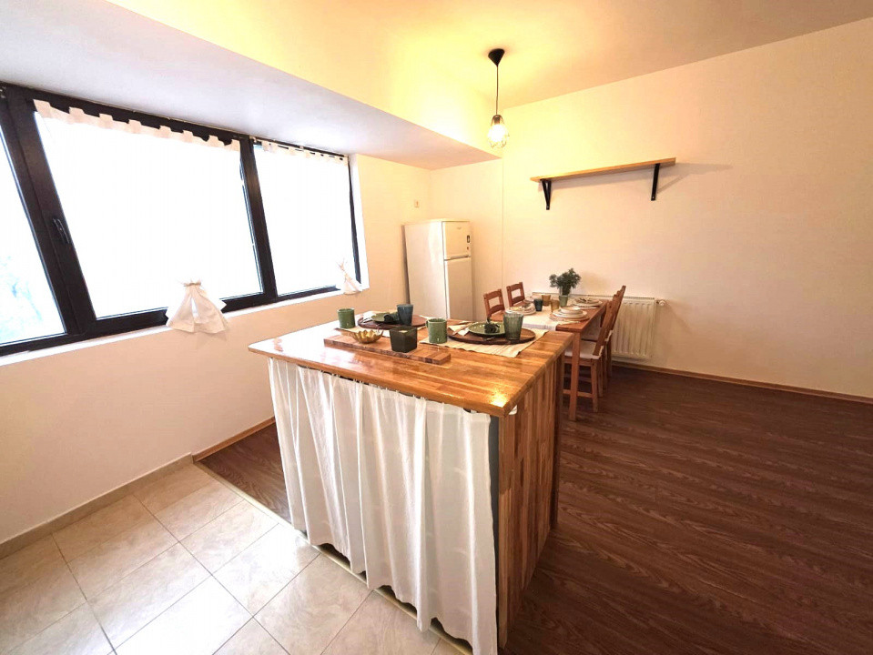 De vanzare 2 camere langa metrou Aparatori - Moldovita 