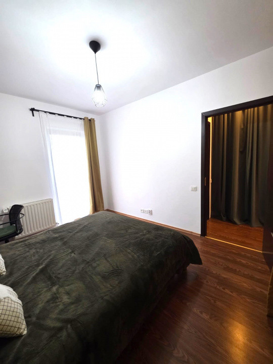 De vanzare 2 camere langa metrou Aparatori - Moldovita 