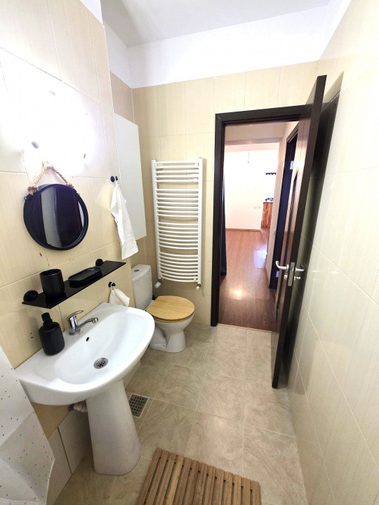 De vanzare 2 camere langa metrou Aparatori - Moldovita 