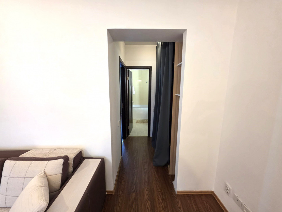 De vanzare 2 camere langa metrou Aparatori - Moldovita 