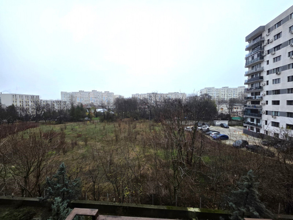 De vanzare 2 camere langa metrou Aparatori - Moldovita 