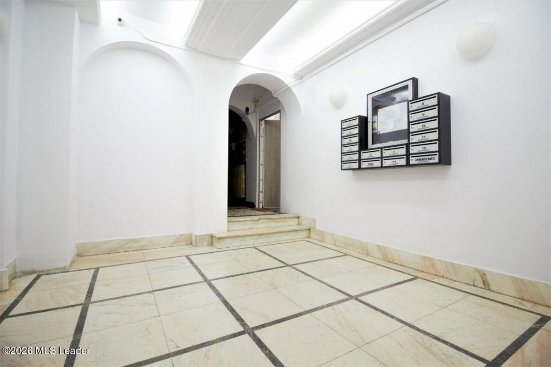 VASILE LASCAR- BATISTEI, STUDIO 41 MP, RENOVAT, LIBER, MOBILAT SI UTILAT COMPLET