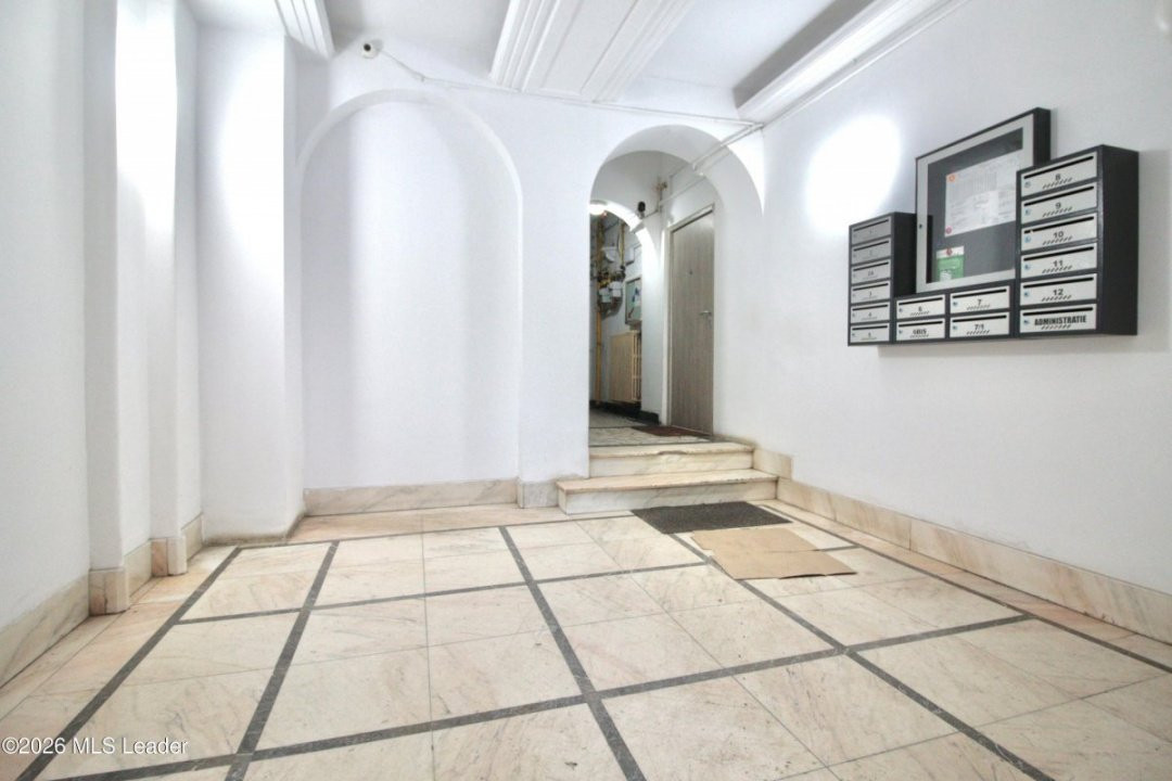 VASILE LASCAR- BATISTEI, STUDIO 41 MP, RENOVAT, LIBER, MOBILAT SI UTILAT COMPLET