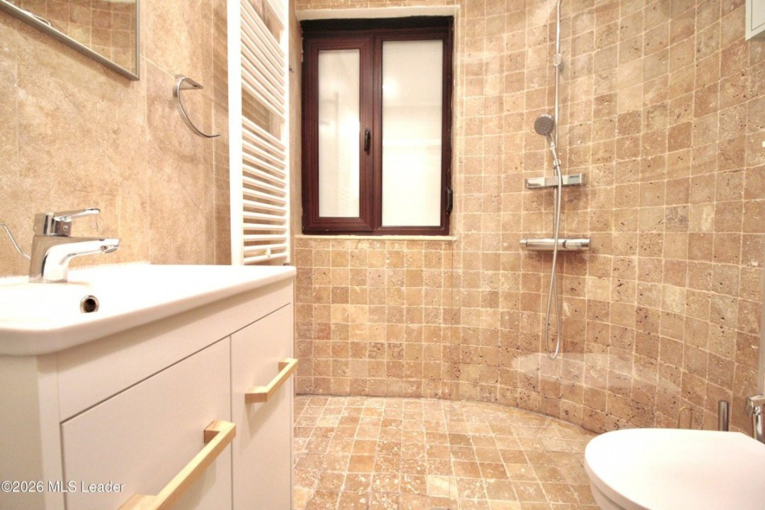 VASILE LASCAR- BATISTEI, STUDIO 41 MP, RENOVAT, LIBER, MOBILAT SI UTILAT COMPLET