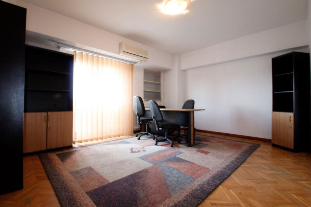 Piata Unirii - Fantani - 4 camere, decomandat, 98 mp,