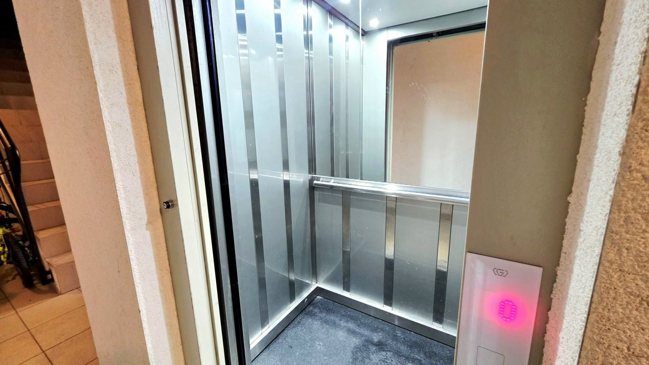 Apollo 2. Apartament cu parcare, 3 balcoane si vedere tripla