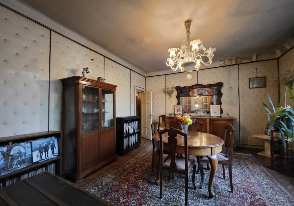 Apartament in Vila, 5 camere,  Alexandru Philippide 4, de renovat