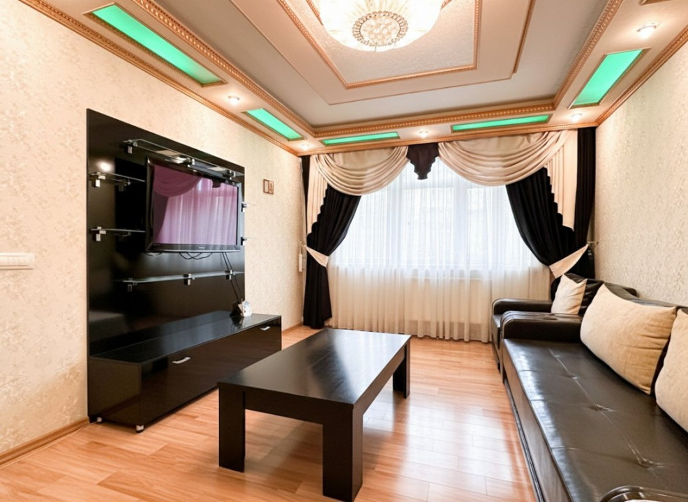 Apartamentul unde copilăria încă se poate trăi afară