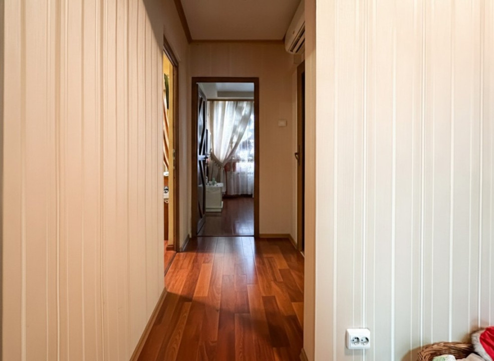 Apartamentul unde copilăria încă se poate trăi afară