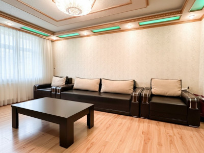 Apartamentul unde copilăria încă se poate trăi afară