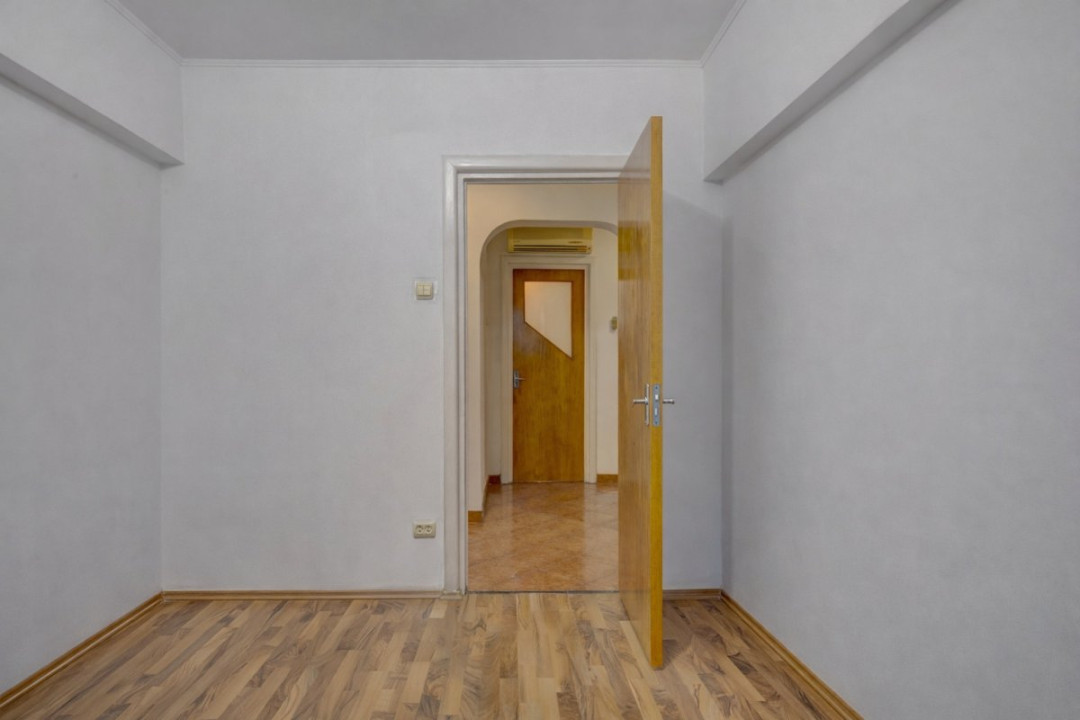 BERCENI – PIAȚA REȘIȚA, 3 CAMERE, 73 MP TOTAL, CENTRALA PROPRIE, LOC PARCARE!