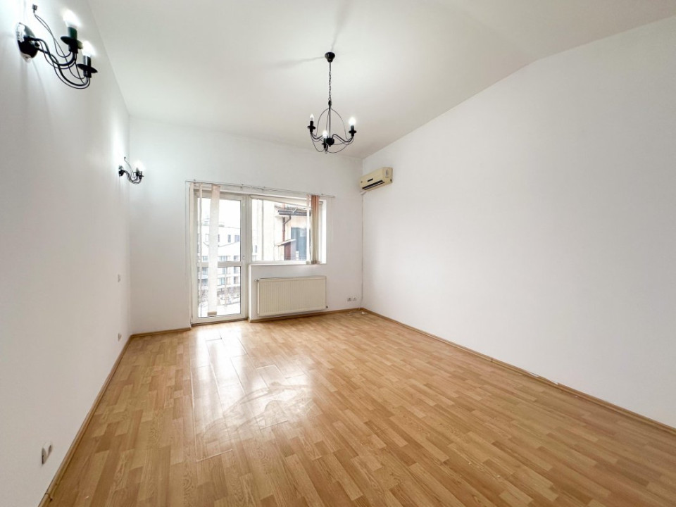 La doi pasi de Universitate - nu doar un birou ci un statut