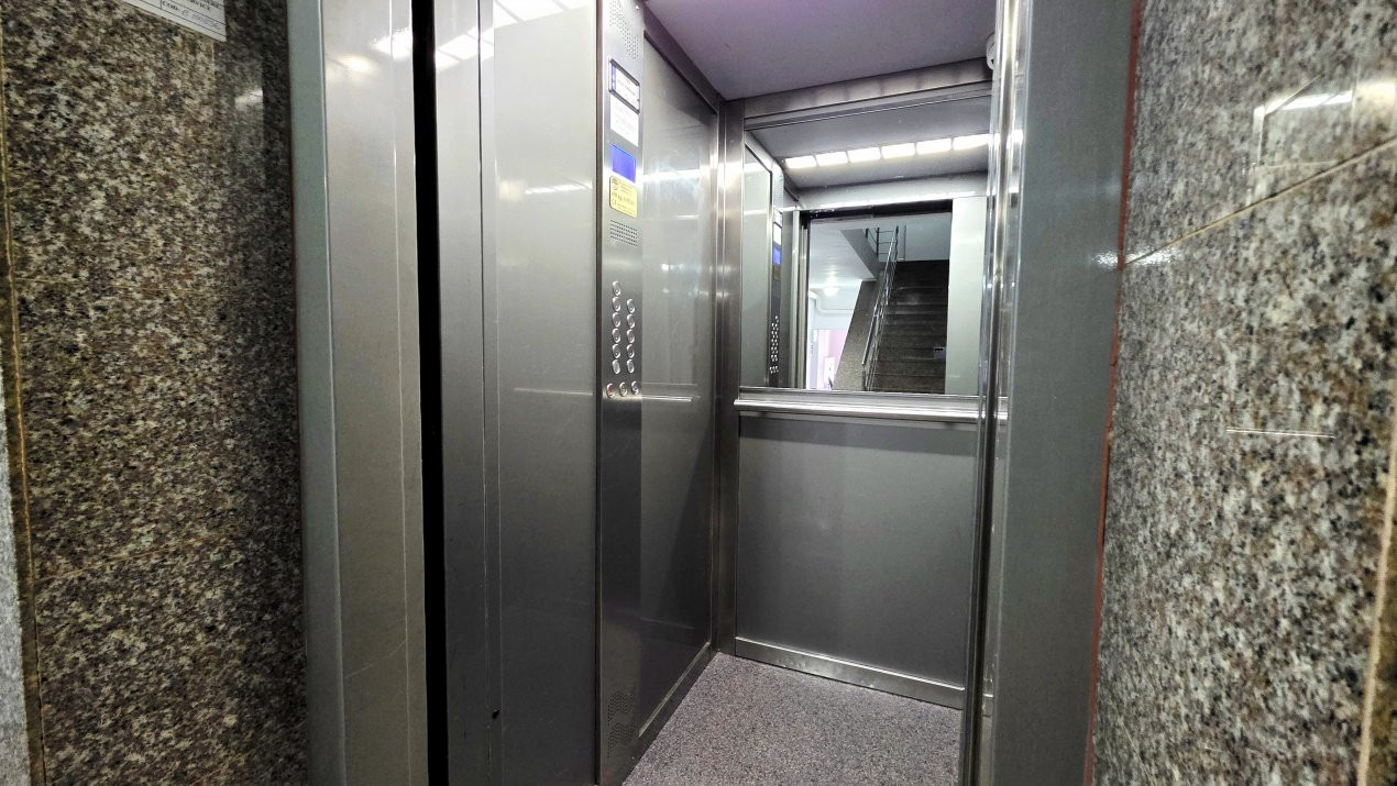 Se inchiriaza apartament 2 camere decomandat, Cartier Latin