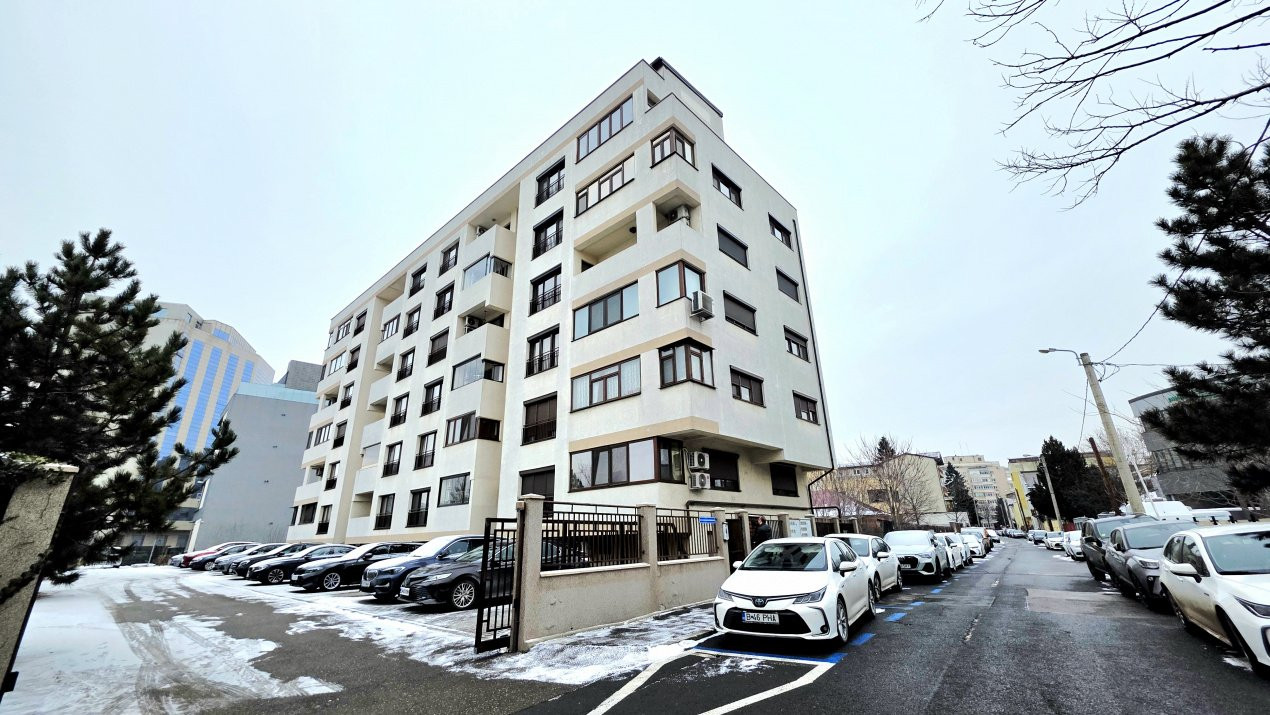 Decomandat, cu 3 camere si 2 bai, 13 Septembrie – Mariott