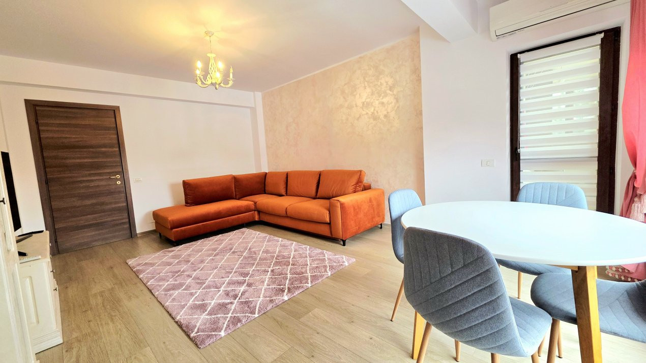 Decomandat, cu 3 camere si 2 bai, 13 Septembrie – Mariott