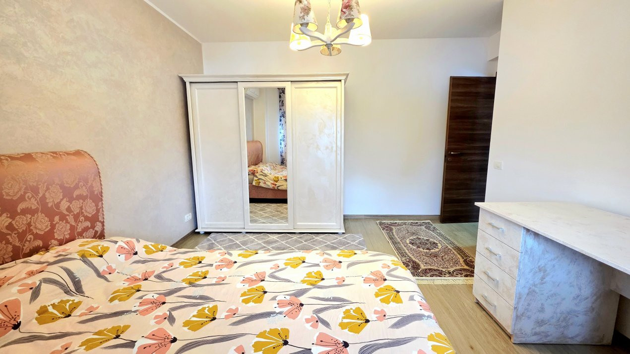 Decomandat, cu 3 camere si 2 bai, 13 Septembrie – Mariott