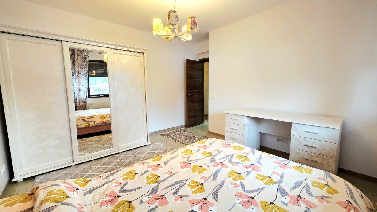 Decomandat, cu 3 camere si 2 bai, 13 Septembrie – Mariott