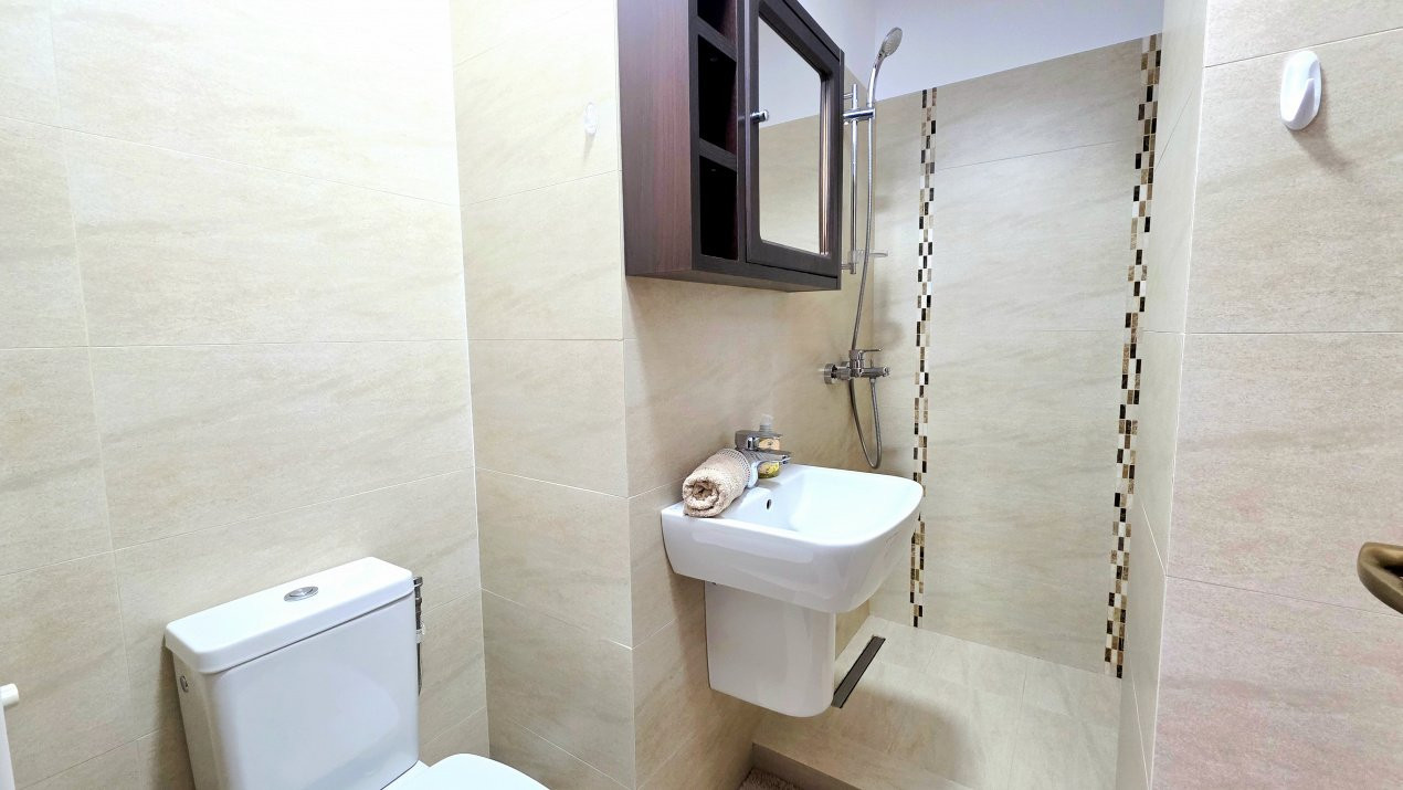 Decomandat, cu 3 camere si 2 bai, 13 Septembrie – Mariott