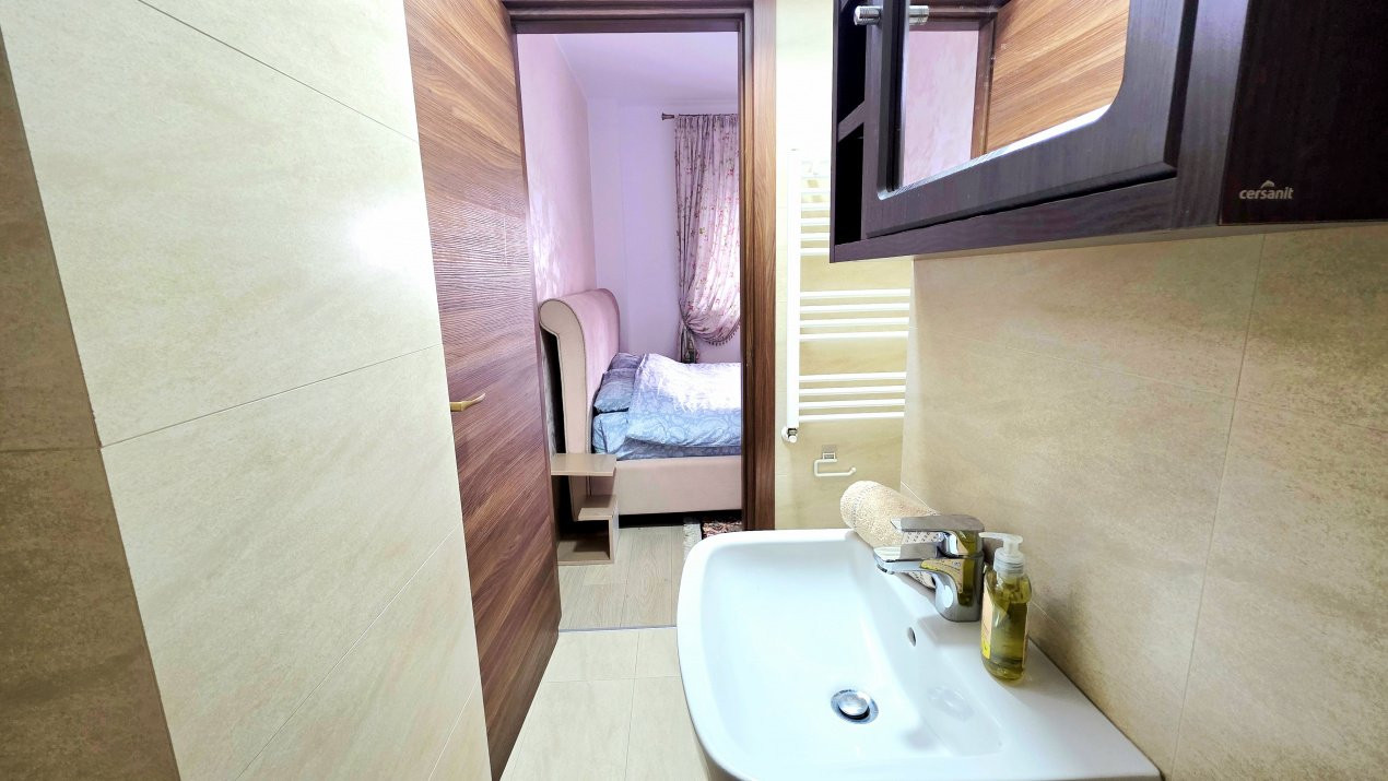 Decomandat, cu 3 camere si 2 bai, 13 Septembrie – Mariott