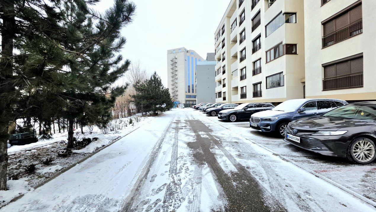 Decomandat, cu 3 camere si 2 bai, 13 Septembrie – Mariott