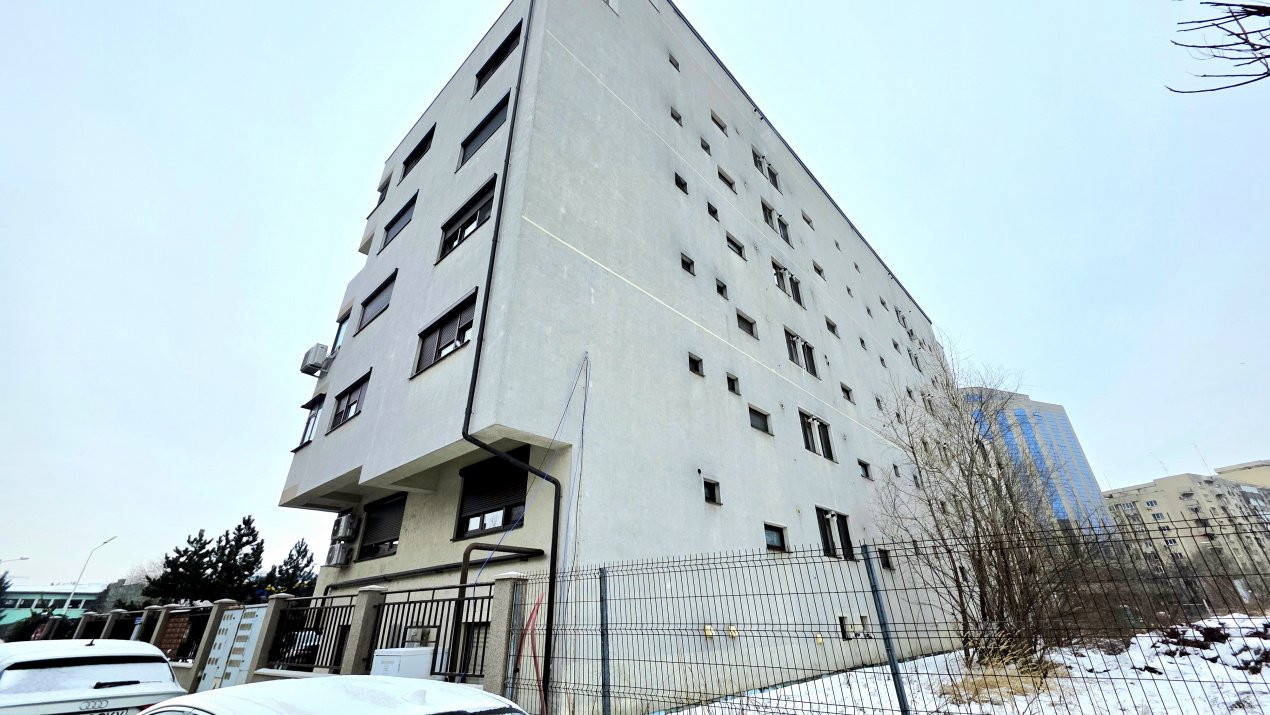 Decomandat, cu 3 camere si 2 bai, 13 Septembrie – Mariott